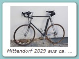 Mittendorf 2029 aus ca. 1980
Ein besonders hoher Rahmen mit 66 cm und dem obligatorischen Mittendorf Ausfallende. Die Ausstattung wurde im Laufe der Zeit moderniseirt.
Eigentümer: Familie Pfeiffer, Leinfelden- Echterdingen (Erstbesitzer)