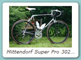 Mittendorf Super Pro 3029 IS Reynolds 753 aus dem Jahr 2001
Ausstattung Campagnolo Super Record 3/10 Ergo Power, Carbon
Bei diesem Rad handelt es sich wohl um das letzte Rad das Hans Th. Mittendorf gebaut hat.
Eigentümer: Johannes Mittendorf, Uetersen (Erstbesitzer)
